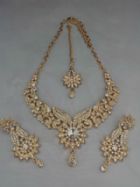 Indian Bollywood Gold Crystal Jewellery set inc Necklace, Earring and Tikka